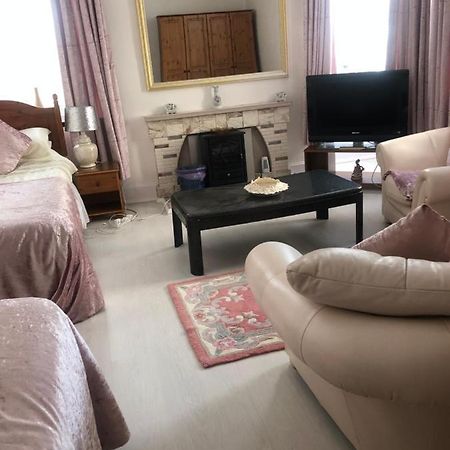 Brown'S Guest House Peterhead Dış mekan fotoğraf